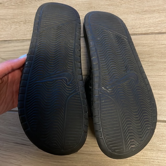 Nike slides - Picture 3 of 3